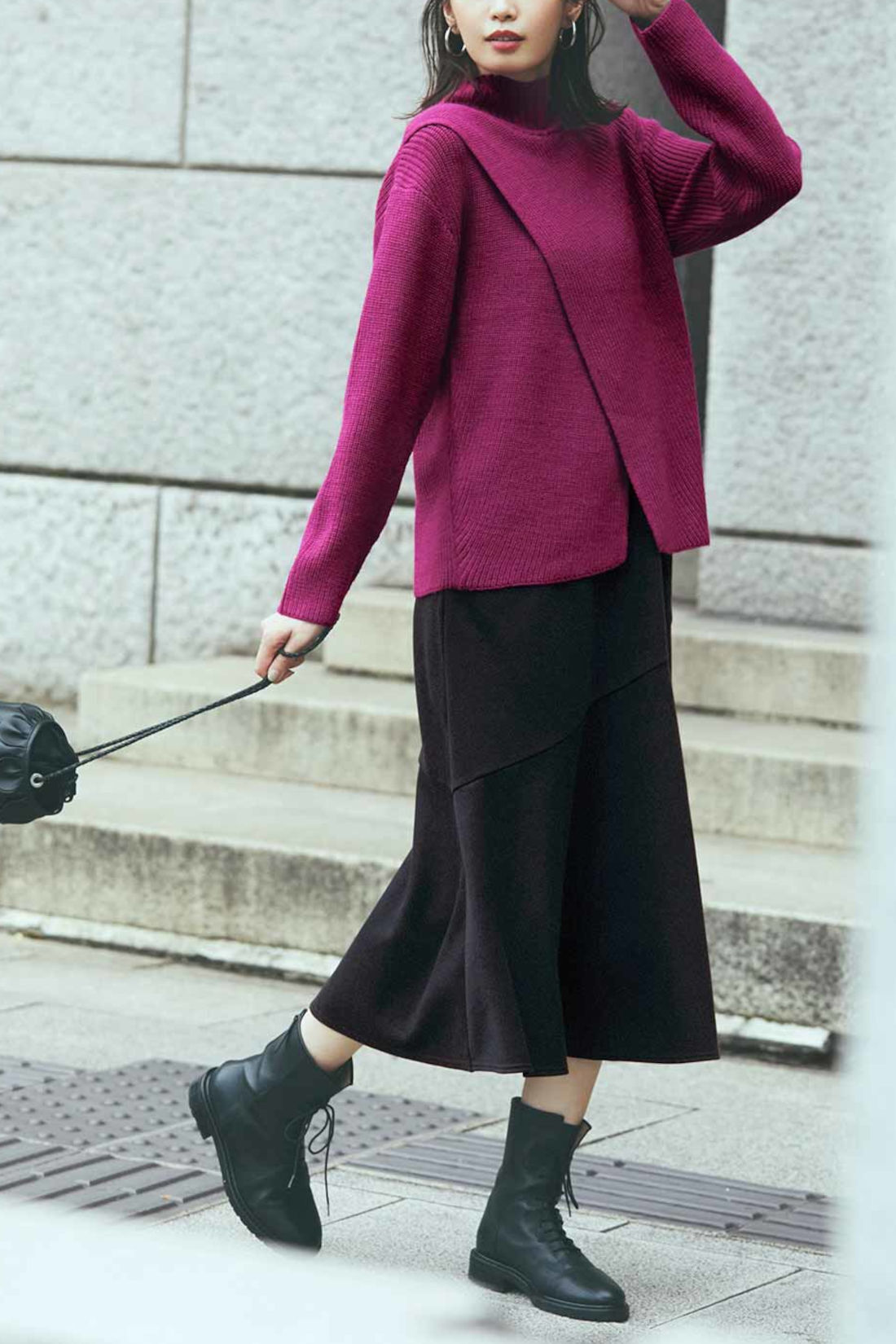 IEDIT[イディット] すそクロスデザインが新鮮なニットトップス
