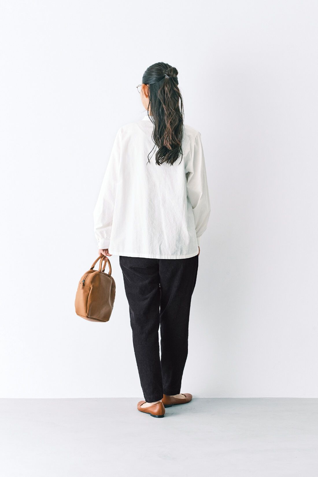 realstock [リアルストック]（Express BOX）|ａｎｄ　ｍｙｅｒａ　細コールのペグトップパンツ〈黒〉