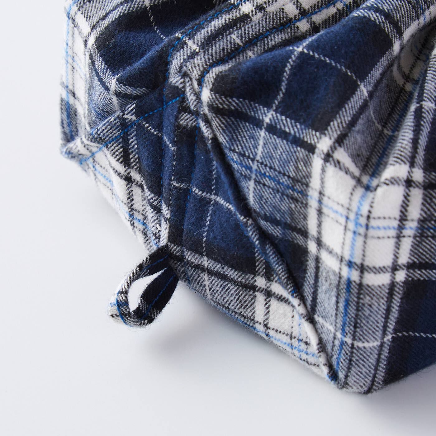 Real Stock|ボックスティッシュカバーになる　播州織でつくったマルチ巾着（きんちゃく）|フックに引っ掛けてつり下げられるループ付き。