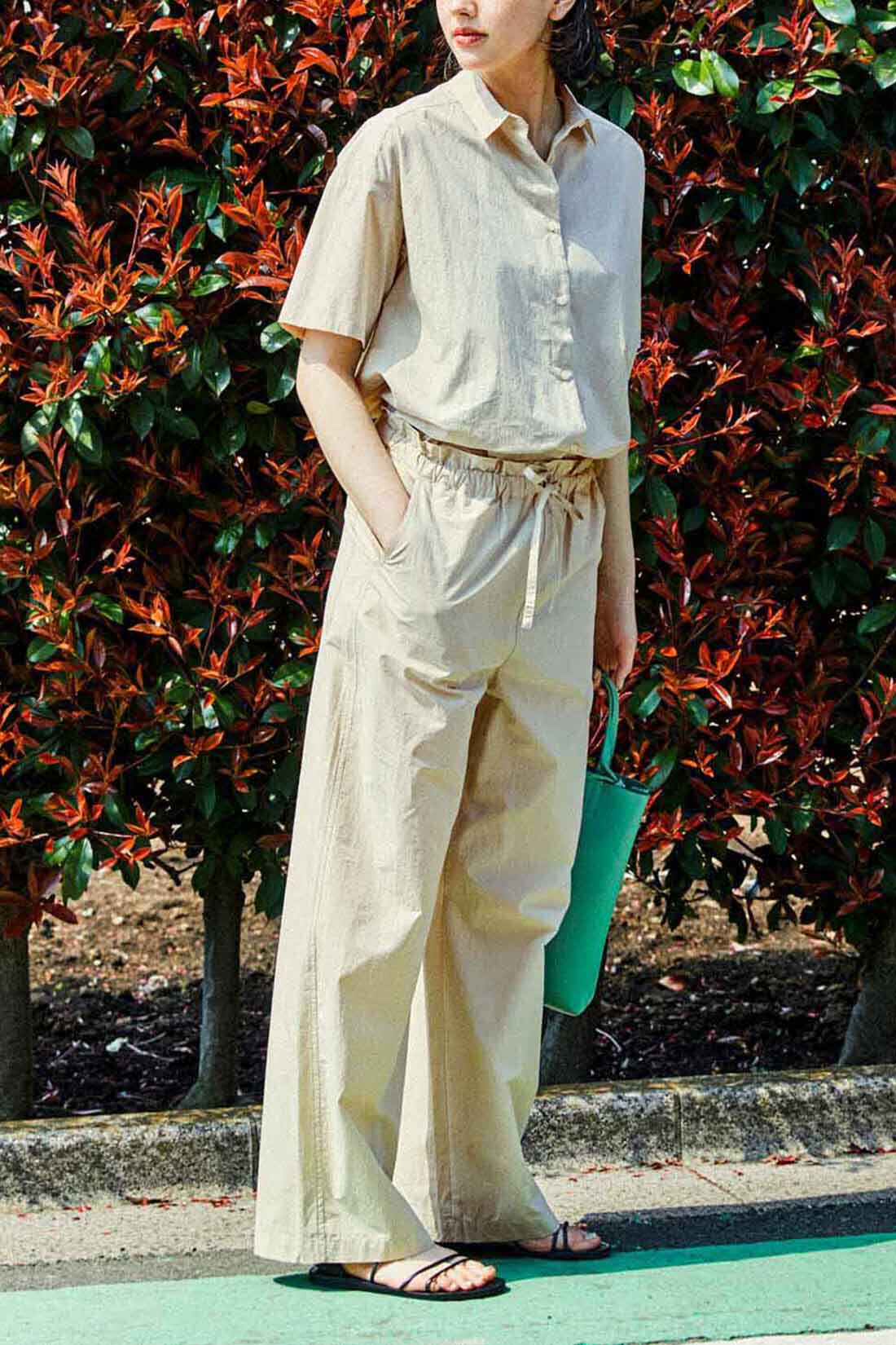 THREE FIFTY STANDARD セットアップできるシンプルシャツ〈ライトベージュ〉