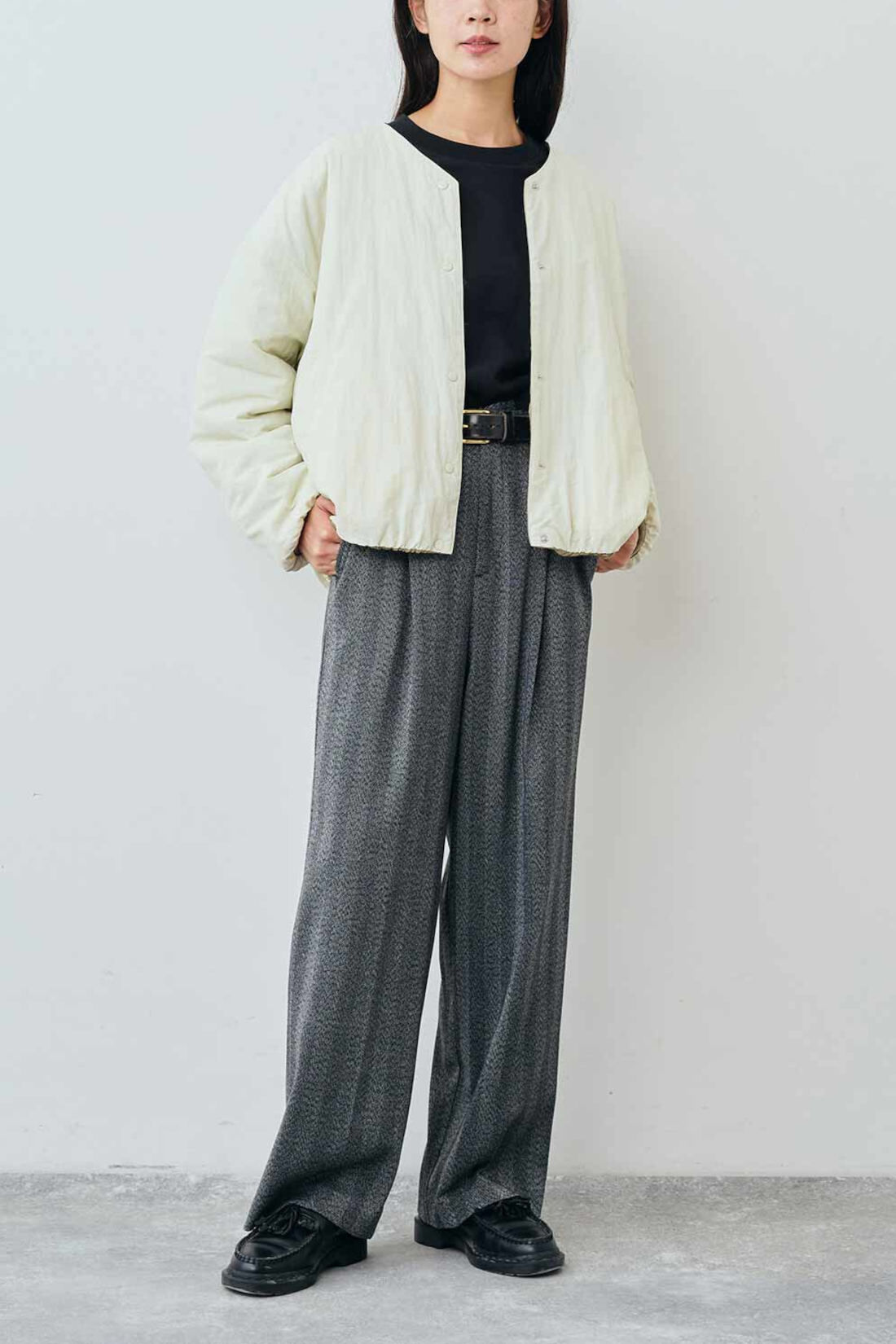 Real Stock|THREE FIFTY STANDARD　リバーシブル中わたキルトジャケット〈アイボリー×カーキ〉|モデル身長：163cm　着用サイズ：M