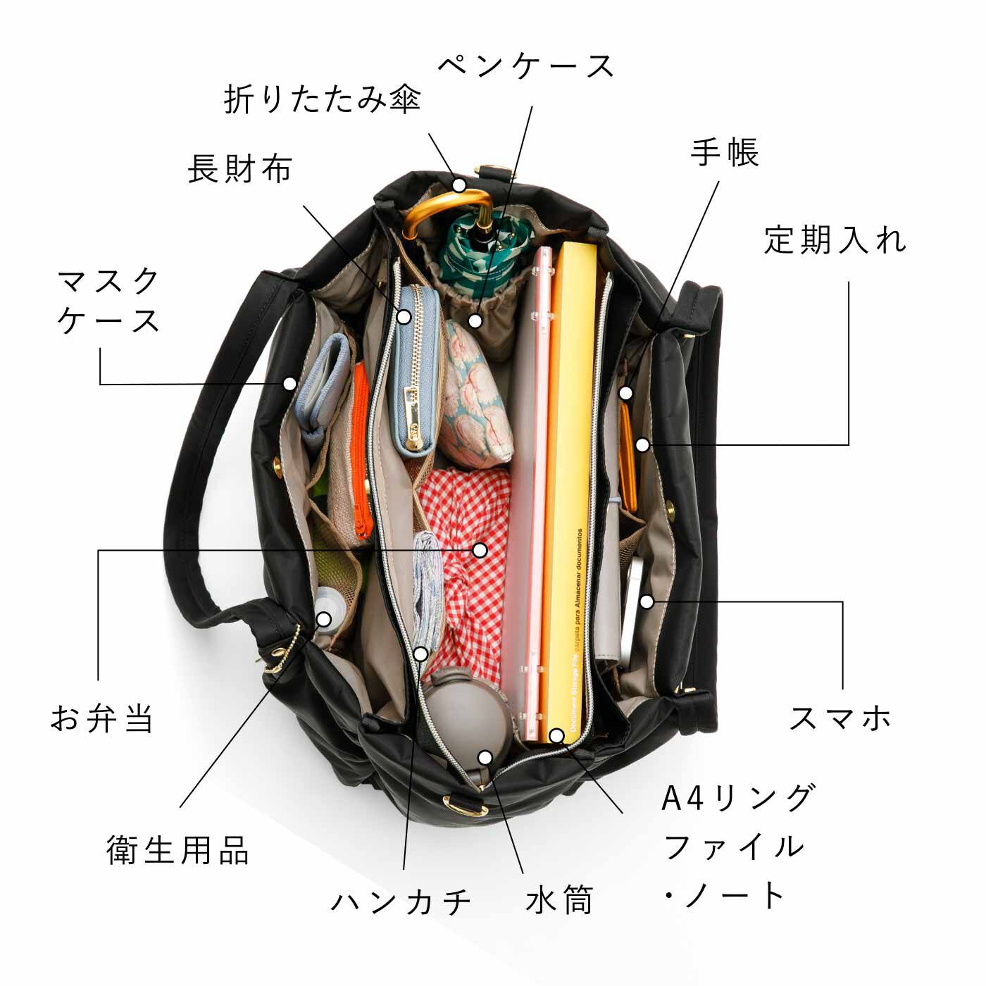 realstock [リアルストック]（Express BOX）|ラミプリュス　撥水（はっすい）素材でふんわり軽やか仕立て 整とん美人な7つ星ショルダーバッグ〈シャインベージュ〉|※写真は〈パールブラック〉です。