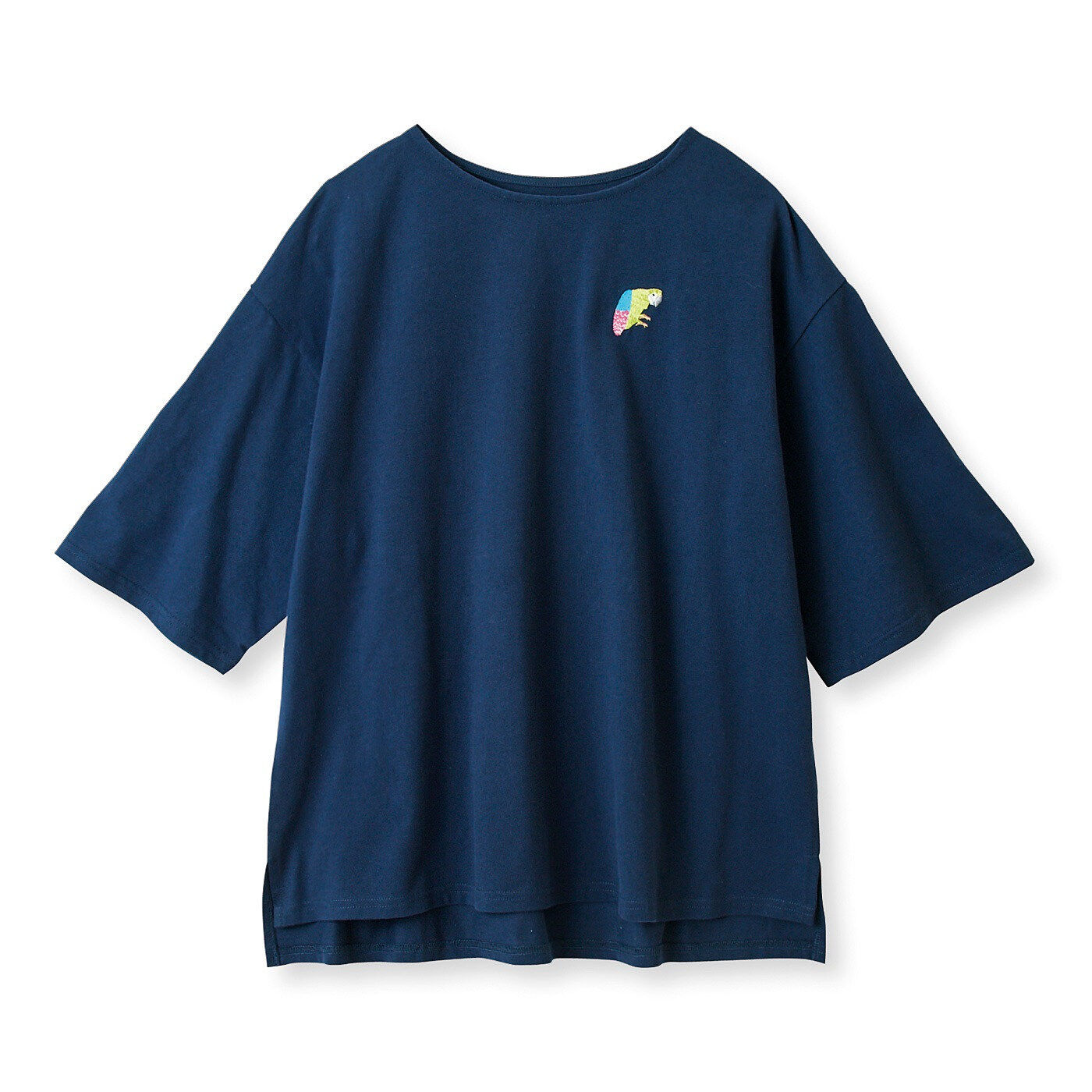 realstock [リアルストック]（Express BOX）|小鳥部　イラストレーター山口ちよ子さんとつくった まるでブローチをまとう 刺しゅうカットソートップス〈オウム〉|〈オウム〉