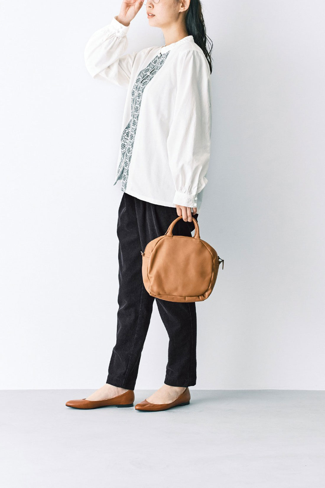 realstock [リアルストック]（Express BOX）|ａｎｄ　ｍｙｅｒａ　細コールのペグトップパンツ〈黒〉