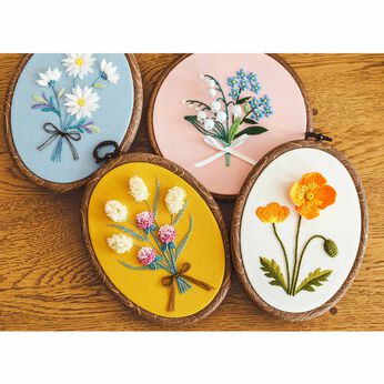 Real Stock | みずみずしく咲いたお花の立体刺しゅう