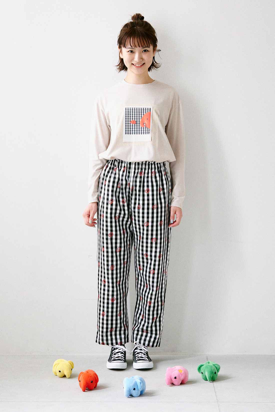 Real Stock|ドムドムハンバーガーコラボ　ストーリーあふれる　フォトTシャツ〈ライトグレー〉|身長162cm/Mサイズ着用