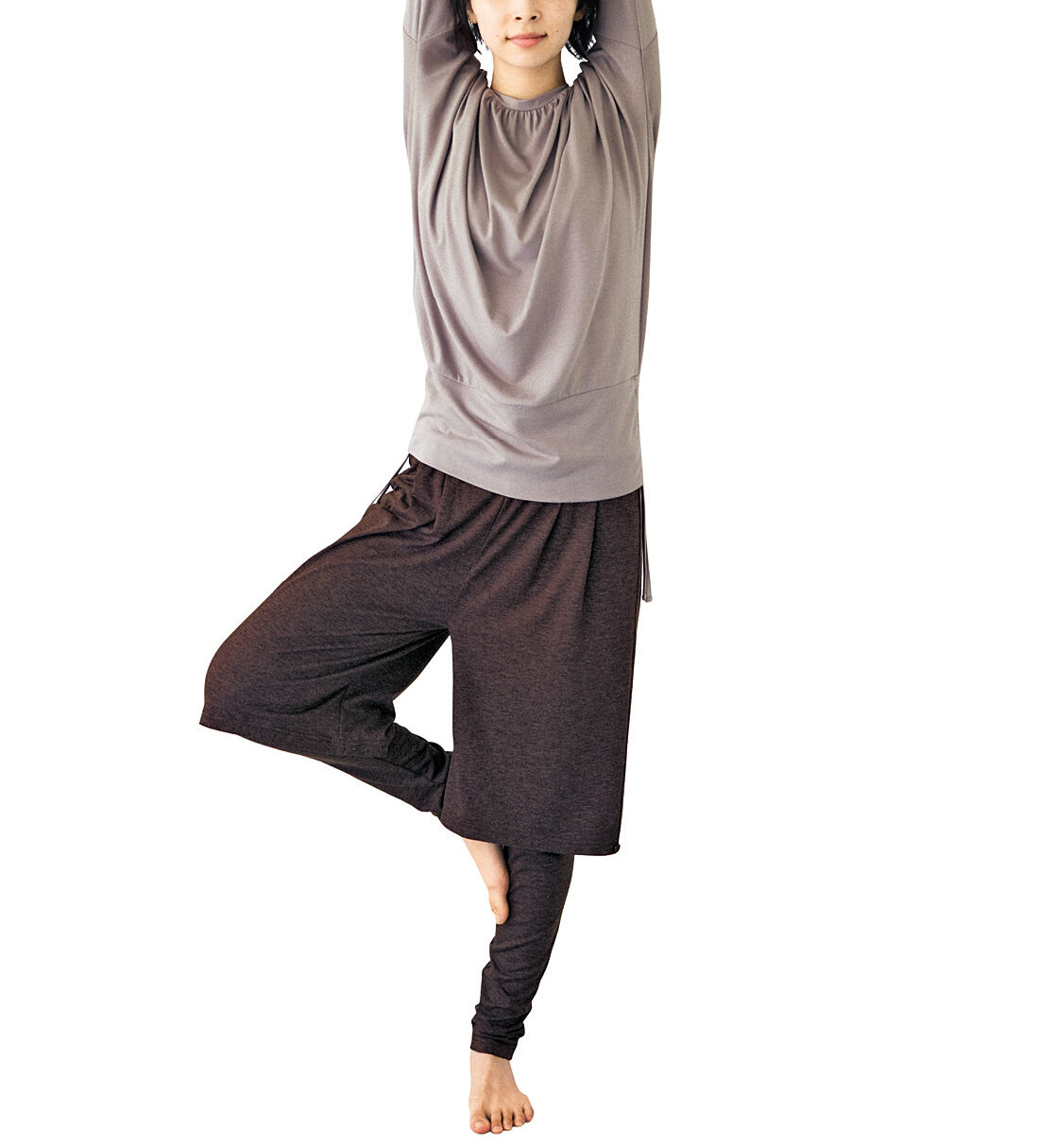 Real Stock|毎日がヘルシーになる日常着 アクティブにも使える レギンス付きヨガ気分 ２-WAYキュロット〈チャコールグレー〉