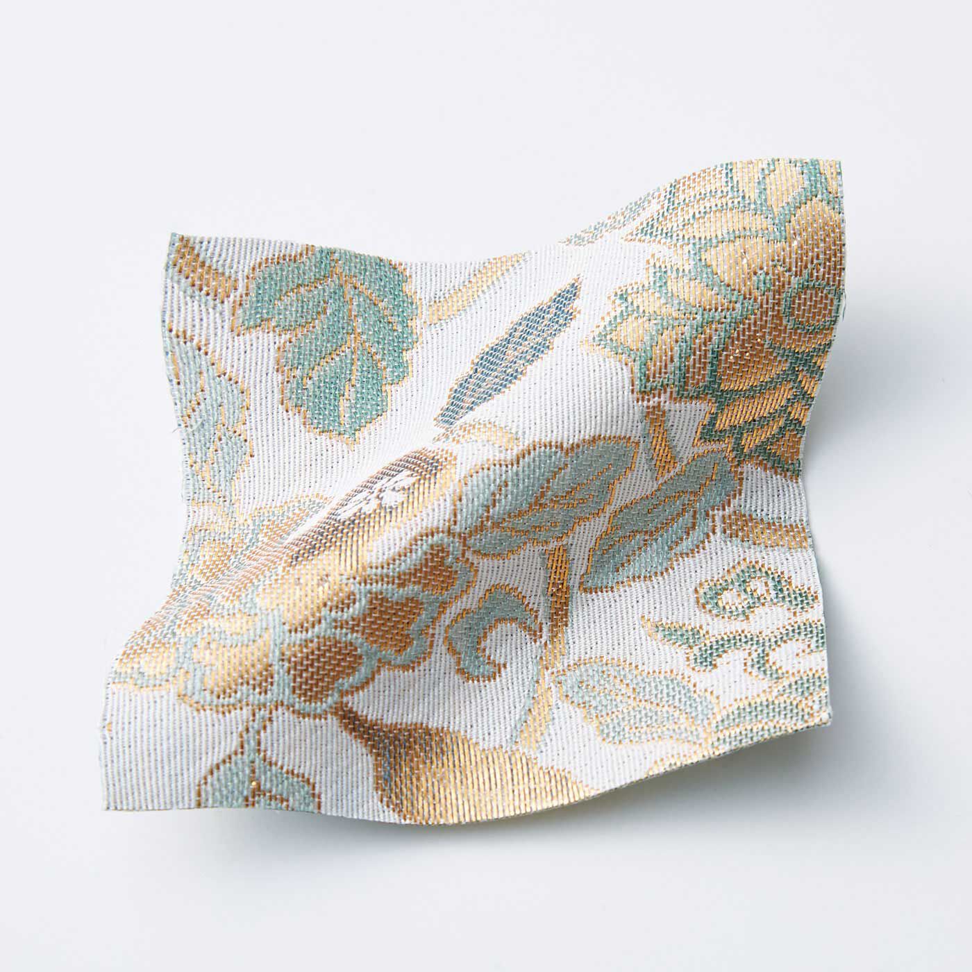 Real Stock|el:ment　京都の織屋さんで仕立てた　優雅なシルク糸遣いの京織（R）ハーフムーンショルダーバッグ〈蔦と花〉|繁栄を意味する〈蔦と花柄〉。