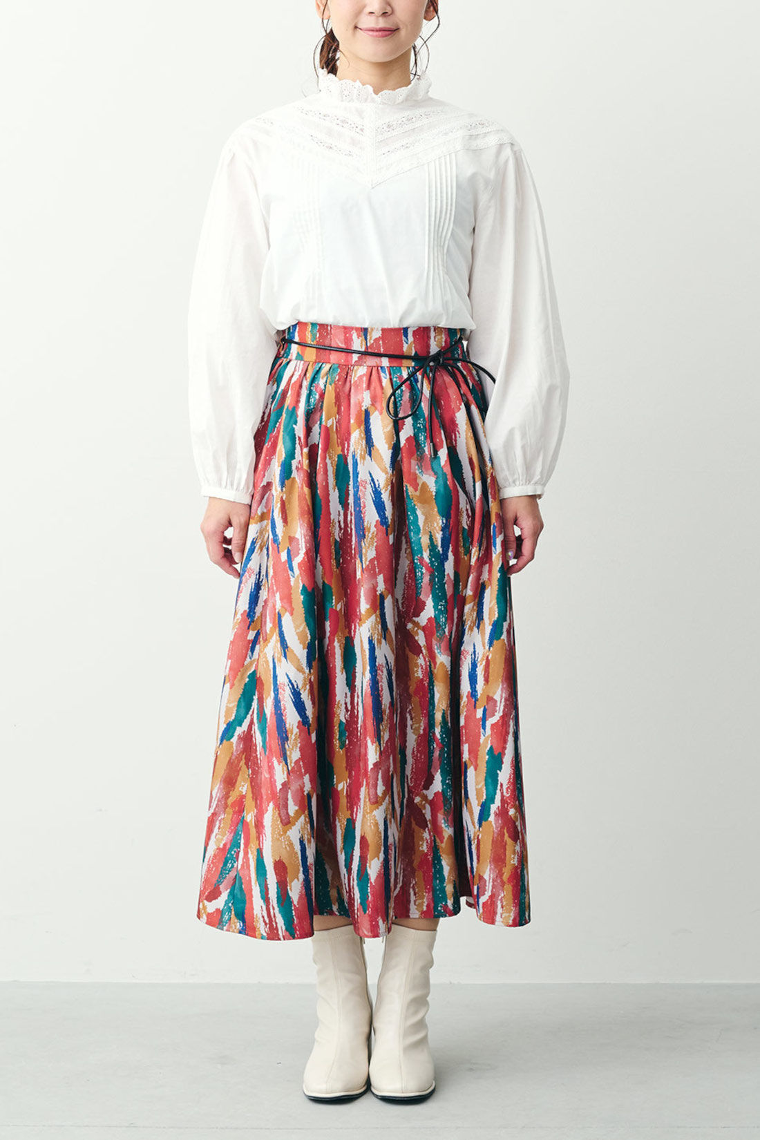 Real Stock|IEDIT[イディット]　ルノワールの色彩をまとう アートペイント柄のマルチカラーボリュームロングスカート|モデル身長：161cm 着用サイズ：M