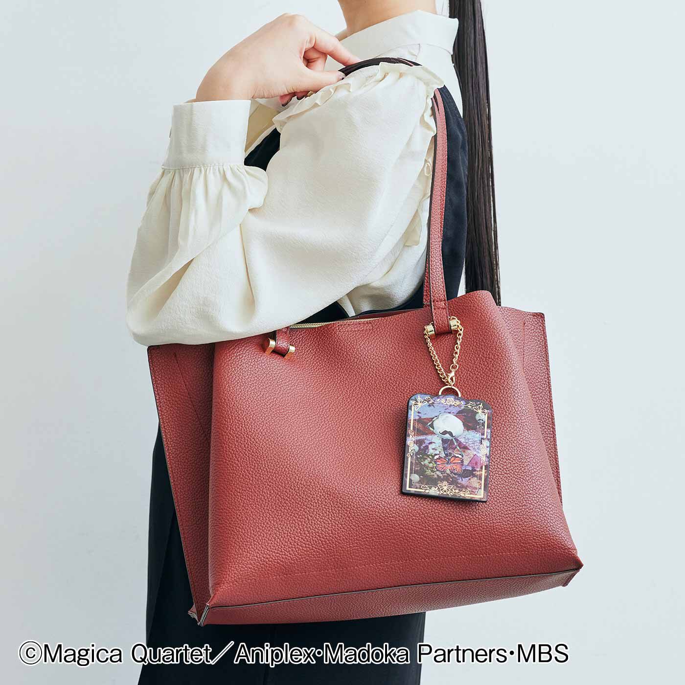 Real Stock|魔法少女まどか☆マギカ 魔女と手下のフレーム風チャームミラー|バッグや洋服に合わせて、気軽に飾れるチェーン付き。