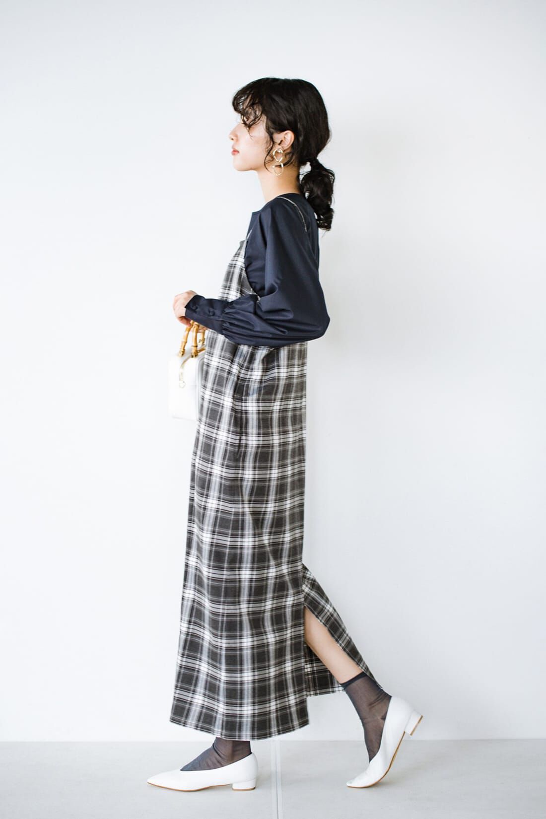 realstock [リアルストック]（Express BOX）|ｈａｃｏ！ 季節の変化を楽しむ「愛服」 手持ちの夏冬服と組み合わせ無限！総柄キャミワンピース＆すそしぼりトップスセット〈ブラック〉