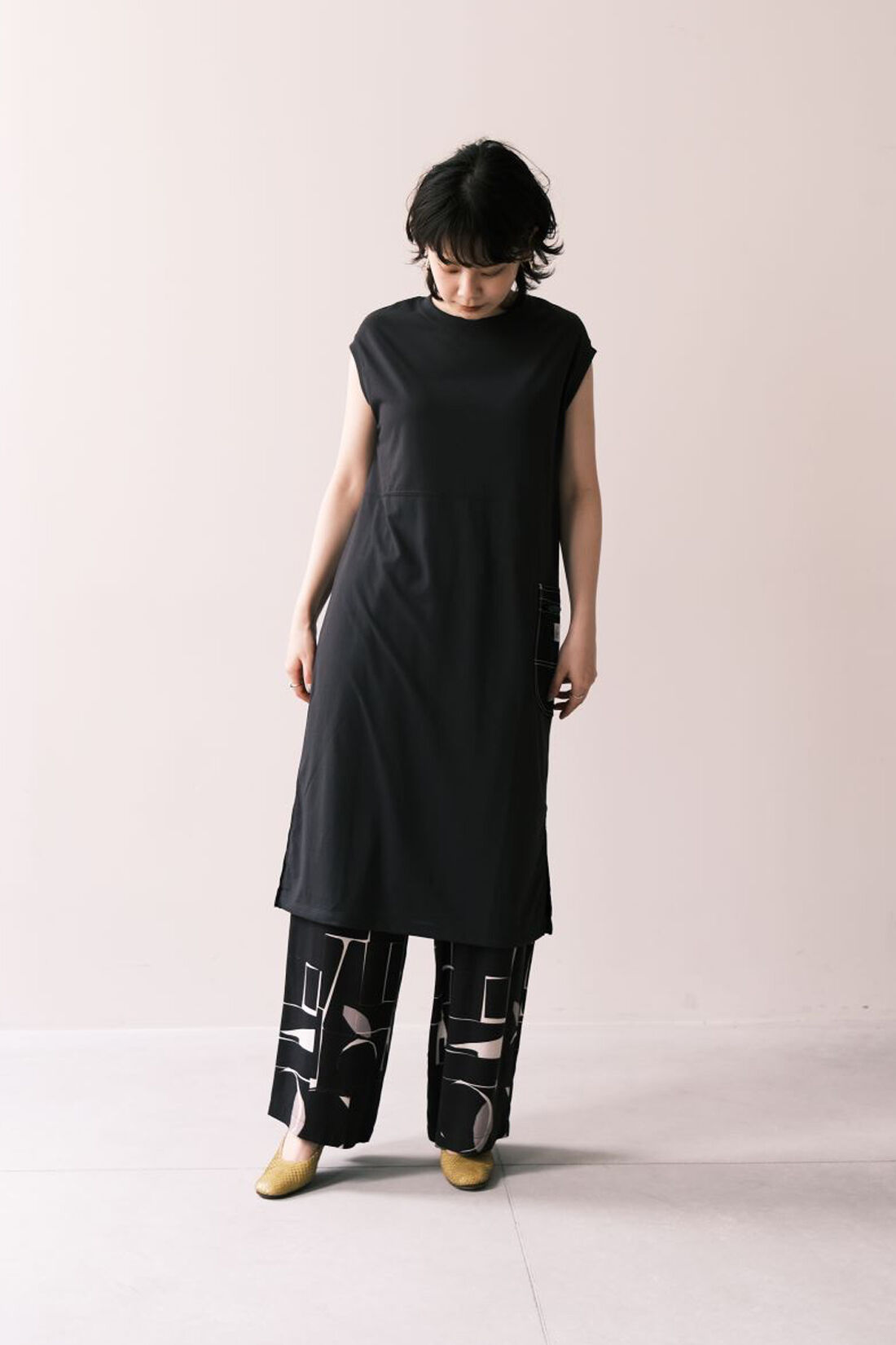realstock [リアルストック]（Express BOX）|MEDE19F 〈SELECT〉 Lee　フレンチスリーブドレス|3.ブラック　モデル身長：157cm