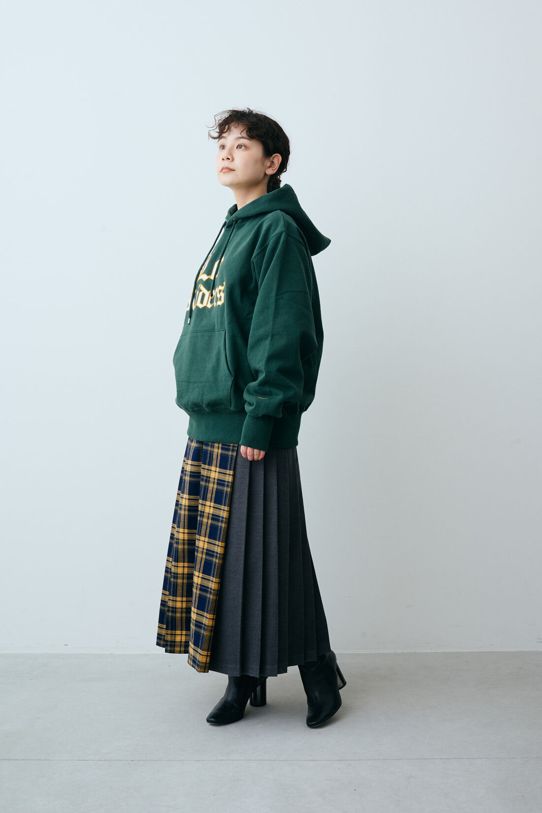 Real Stock|MEDE19F 〈SELECT〉【Lee】HEAVY WEIGHT HOODIE|1.グリーン　モデル身長：157cm