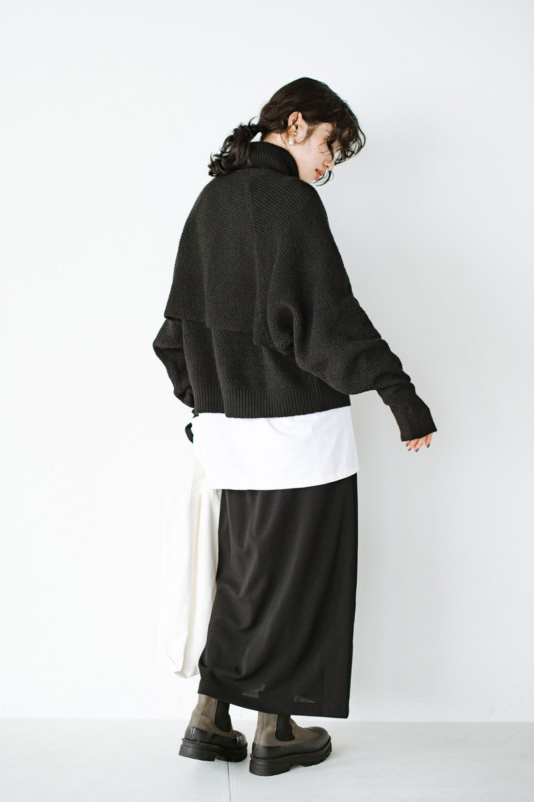 realstock [リアルストック]（Express BOX）|ｈａｃｏ！ 季節の変化を楽しむ「愛服」 シャツもブラウスもニットもやさしく包むアームボレロ〈ブラック〉