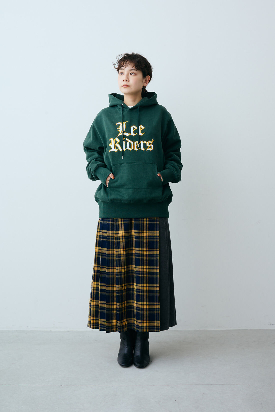 Real Stock|MEDE19F 〈SELECT〉【Lee】HEAVY WEIGHT HOODIE|1.グリーン　モデル身長：157cm