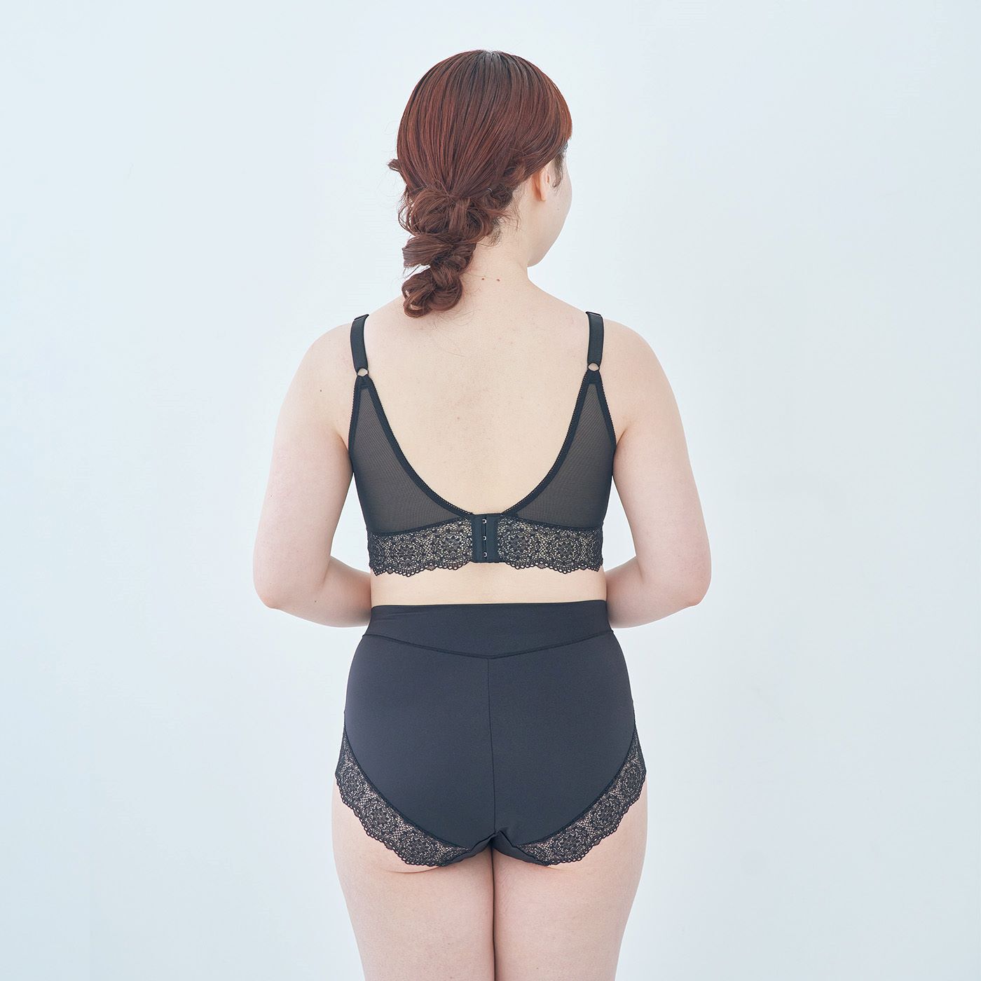 realstock [リアルストック]（Express BOX）|ボリュームおさえて フラットブラ＆ショーツ〈3L～6L/スーパー〉〈black〉|サイズ展開豊富なこちらのアイテムをプラスサイズモデルさんに着用してもらいました。