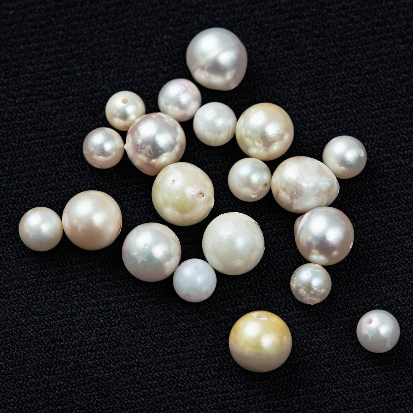 Real Stock|el:ment　工房に眠っていたアコヤバロック真珠の　長さを調節できる22金メッキネックレス|ひと粒ごとに異なる色や形を、お楽しみください。