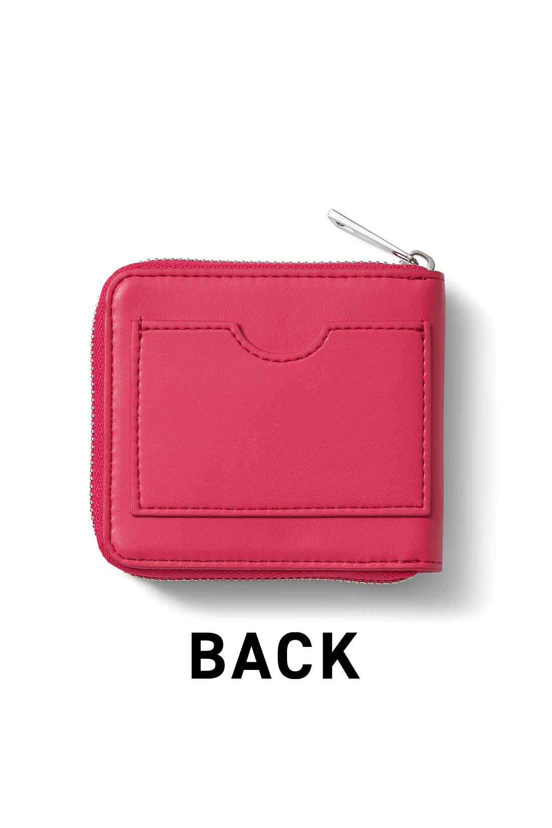 Real Stock|【3～10日でお届け】リブ イン コンフォート はまじとコラボ ピンクリボン 手のひらサイズでたっぷり入る！ 大人ピンクの二つ折り財布|後ろにはICカードが収まるポケット付き。