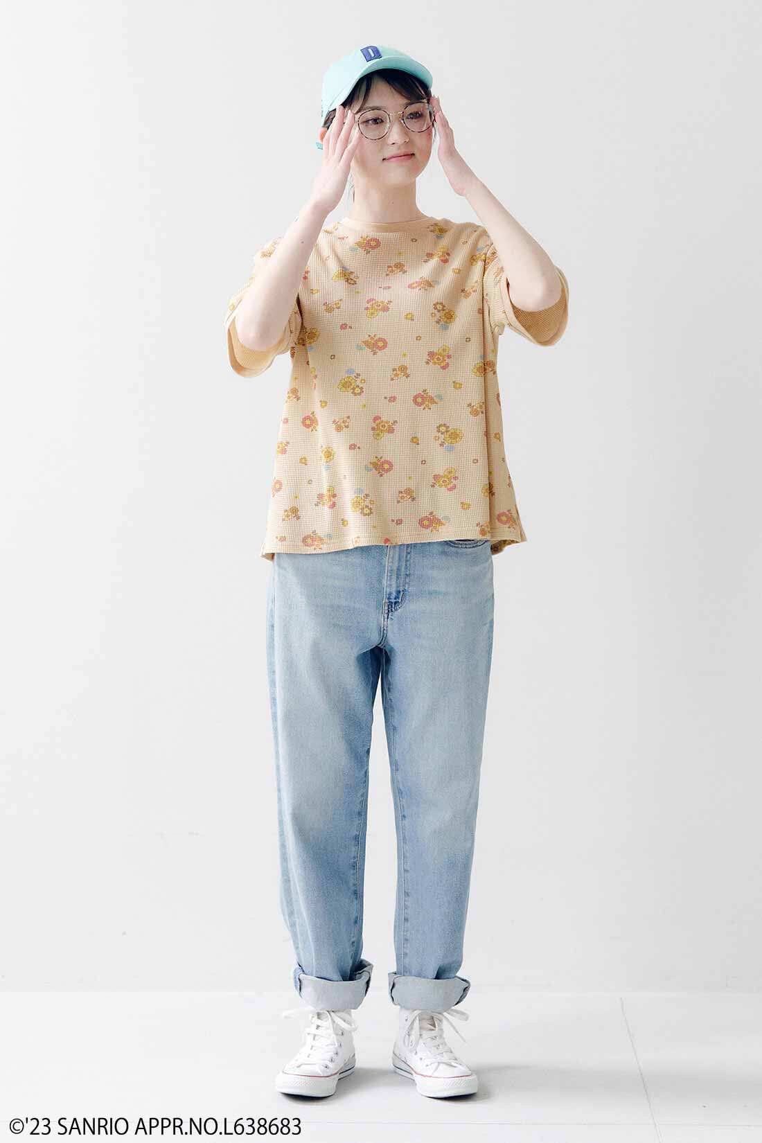 Real Stock|サンリオキャラクターコラボ　お花模様のコットンワッフルTシャツ〈ゴロピカドン〉|身長162cm、Mサイズ着用