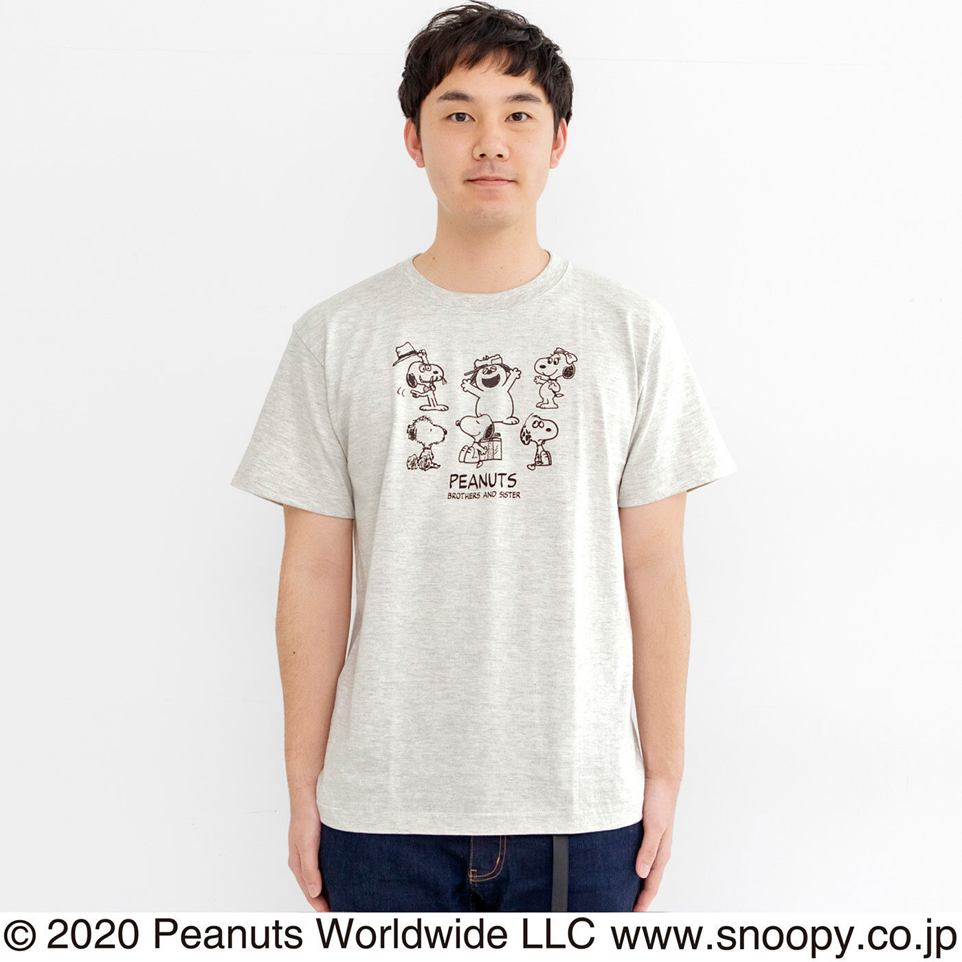 Real Stock|PEANUTS スヌーピーと仲間たち　ロゴ入りTシャツ〈スヌーピー＆フレンズ〉|メンズにもピッタリ！　モデル身長178cm　4サイズ着用　※これは参考画像です。お届けするデザインとは異なります。