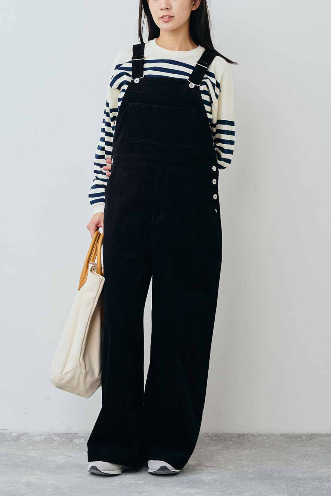 Real Stock|THREE FIFTY STANDARD　クルーネックのパネルボーダーTシャツ〈オフホワイト×ネイビー〉|モデル身長：163cm　着用サイズ：M