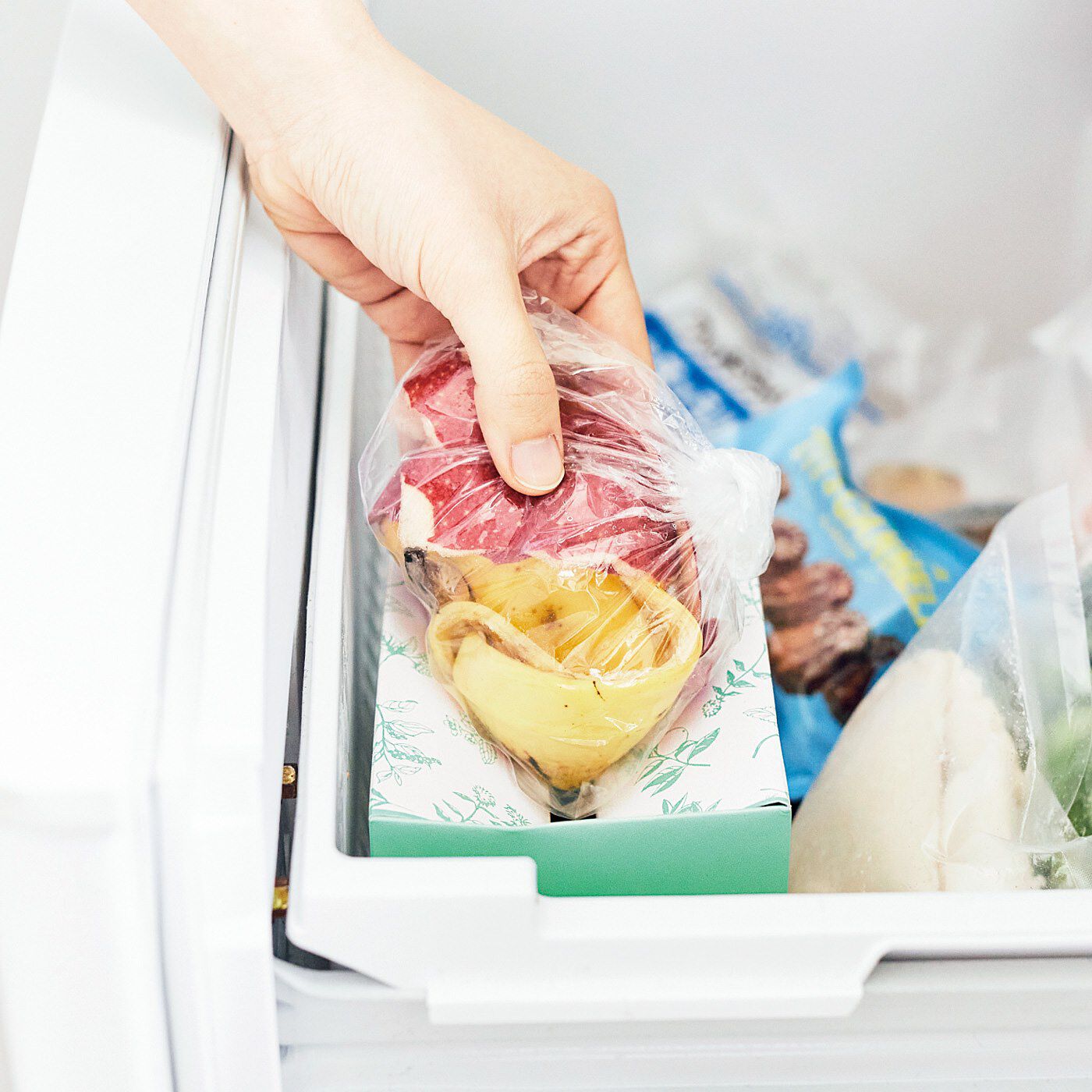 Real Stock|エスキューブキッチンズ　生ごみを凍らせてにおいを閉じ込める　冷凍庫ゴミ箱