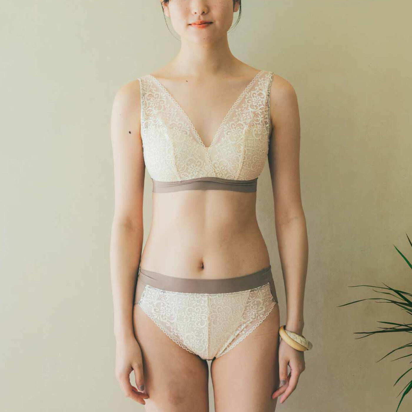 realstock [リアルストック]（Express BOX）|flufeel Resort Edition クロダレースを贅沢（ぜいたく）にあしらった 旅気分のブラ＆ショーツ〈インディゴ〉