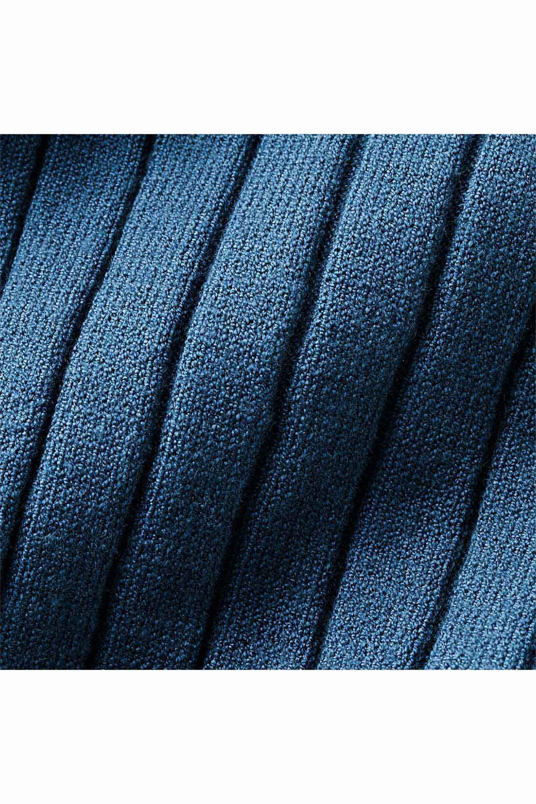 Real Stock|IEDIT[イディット]　キーネックデザインのワイドリブニットトップス〈ブルー〉|滑らかな肌ざわりのレーヨン混素材のワイドリブニット。