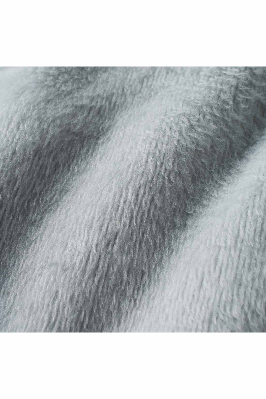 Real Stock|THREE FIFTY STANDARD　裏シャギージョガーパンツ〈杢（もく）グレー〉|すっきりとしたルックスながら、裏地は毛足が長いシャギー素材であったかい。「一度はくとやみつきになる肌ざわりです」。