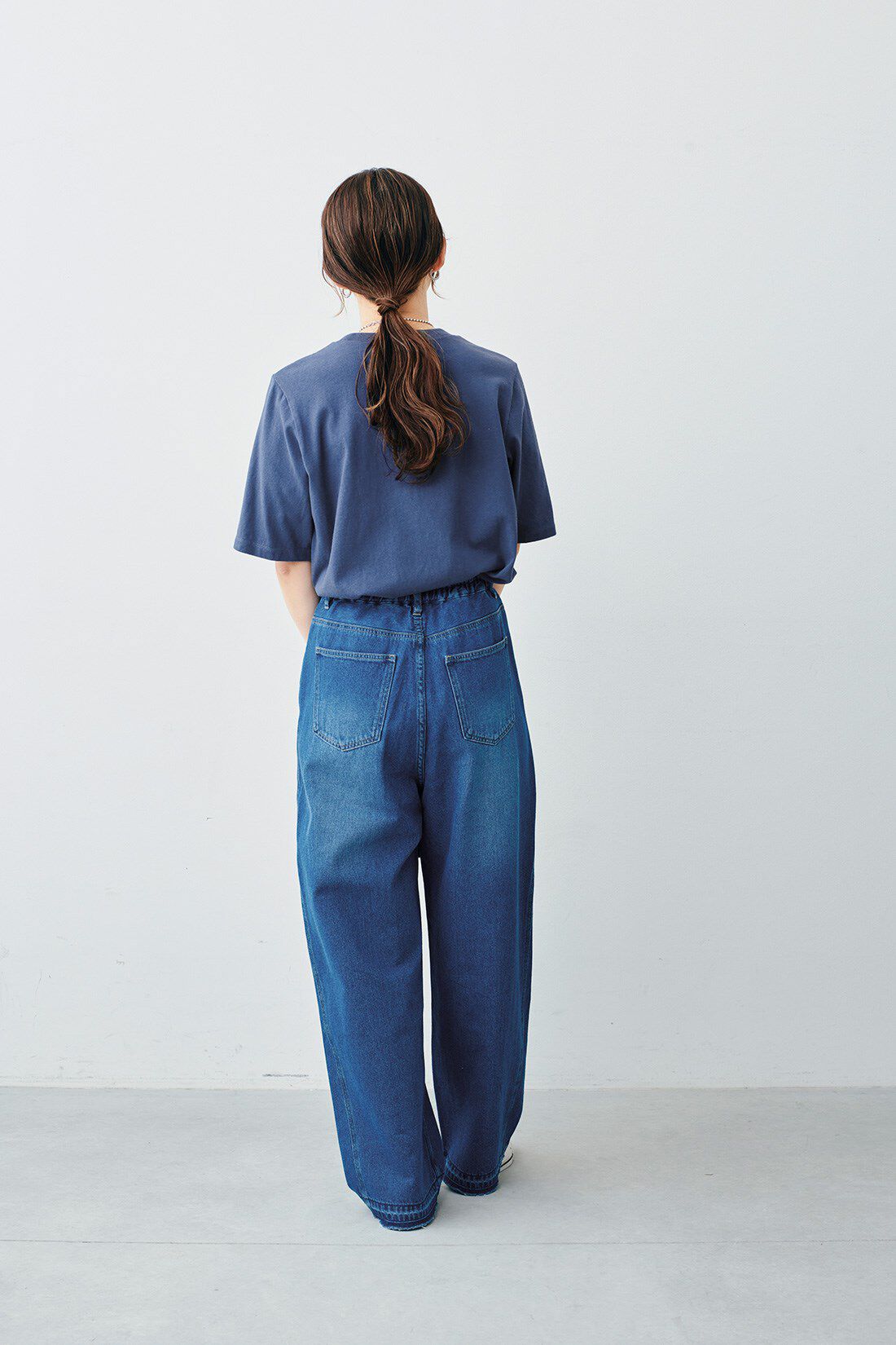 Sunny clouds so-co|サニークラウズ　アイス好きなTシャツ〈レディース〉〈ブルー〉|モデル身長：161cm　着用サイズ：M