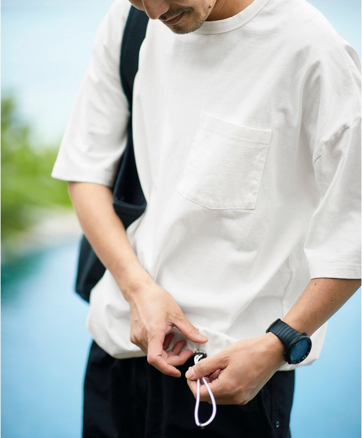 Sunny clouds so-co|サニークラウズ すそが絞れるTシャツ〈メンズ〉白
