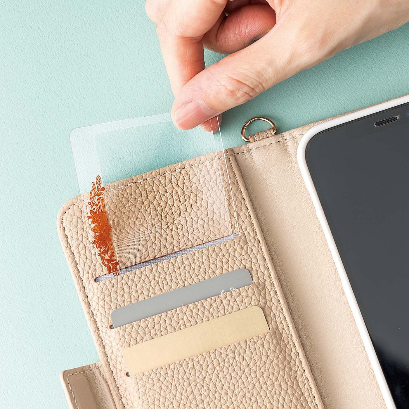 merry［フェリシモメリーポイント］|さりげなく使えるカードルーペ（レシピ）|スマホケースなどに入れてお守りみたいに持ち歩いて。