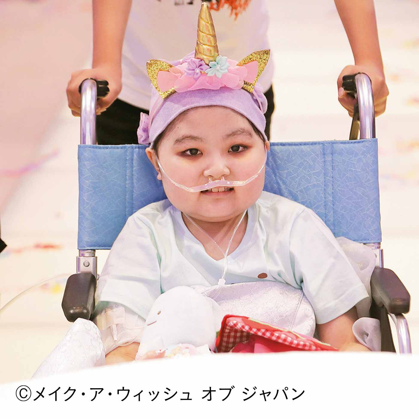 merry［フェリシモメリーポイント］|国内の難病のこどもの夢をかなえる活動支援|ホテルでお誕生日のお祝いをした佐知ちゃん。