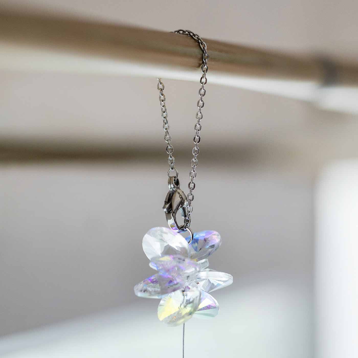 merry［フェリシモメリーポイント］|See MONO お部屋に広がる光のシャワー 昼パーティーを彩るガラスのサンキャッチャー|カニカンと丸カンが付いているので、好きなところにつるせます。