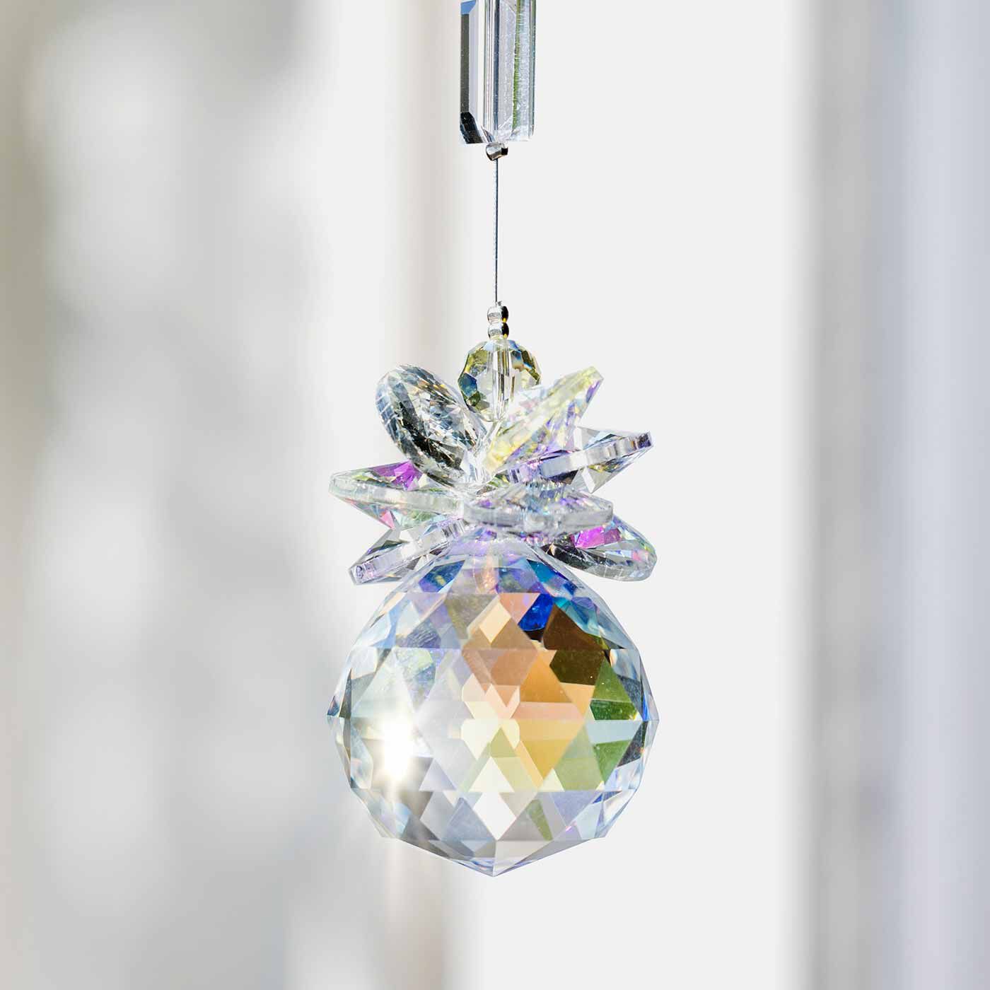 フェリシモメリー|See MONO お部屋に広がる光のシャワー 昼パーティーを彩るガラスのサンキャッチャー|七色の光の粒を生みだすオーロラ塗装のガラスパーツ。