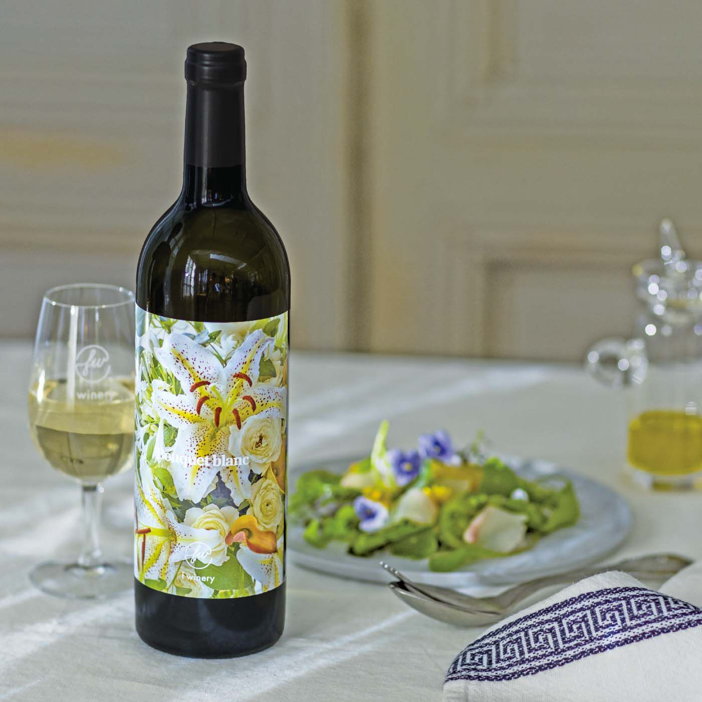 フェリシモコレクション|フェリシモワイン醸造所 花束ワインの会（4回予約）|一瞬で華やぐデーブルが演出できます。