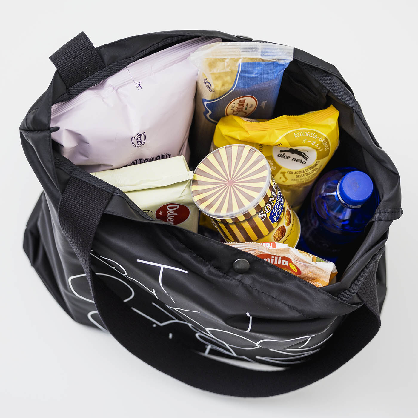 フェリシモコレクション|ブリリアンス神戸基金 KOBE PORT TOWER モディッシュバッグ〈Black〉|大容量なので、ふだんのお買い物にも便利。