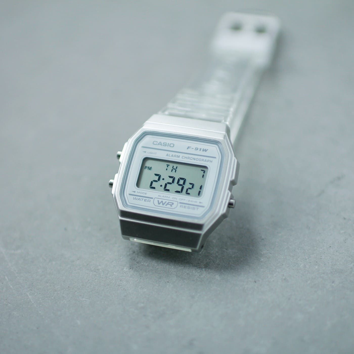 フェリシモコレクション|このごろ meets CASIO 推しカシ　儚（はかな）げなクリオネボーイ〈F-91WS-7JH〉|ストップウォッチ、時刻アラーム、オートカレンダー機能つき