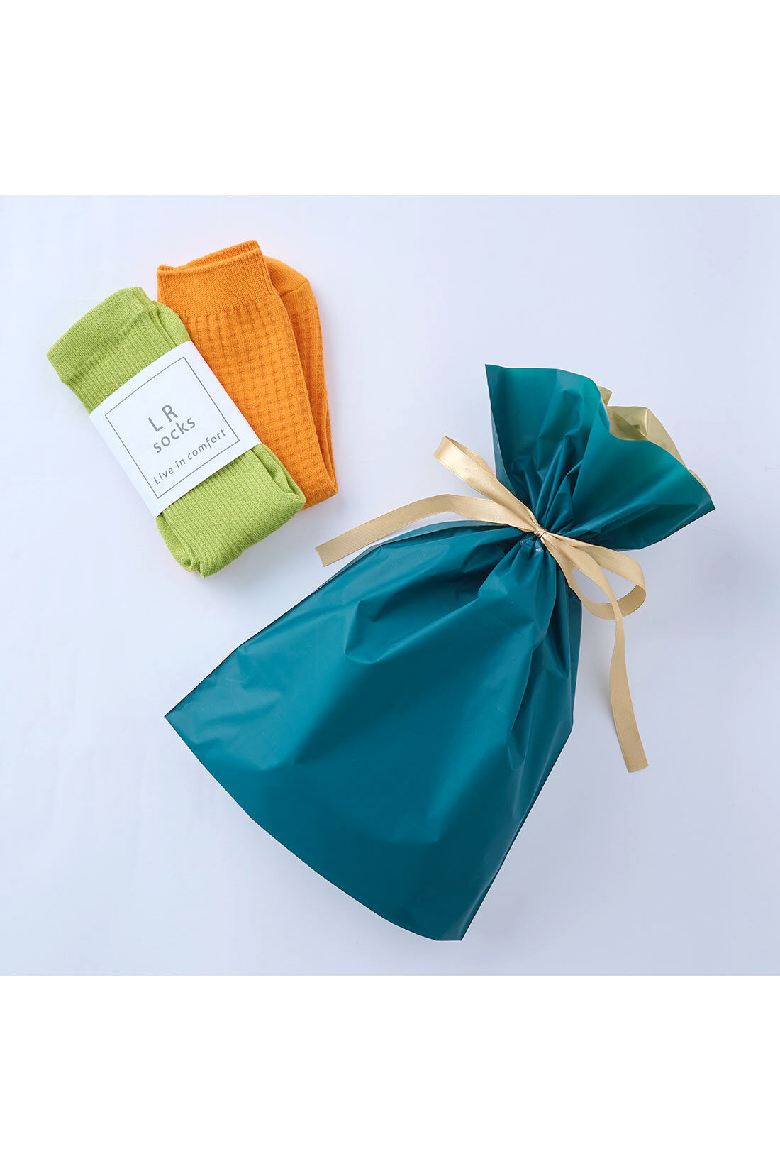 MonthlyBOX|ワンステップでかんたん！ ギフトラッピング袋小 (ブラウン)|ラッピング例　※タオルは商品に含まれません。※お届けの商品とはカラーが異なります。