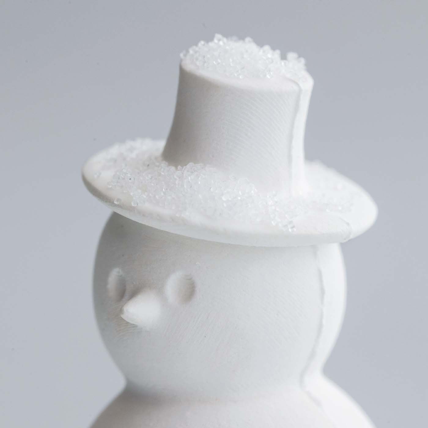 ミニチュアライフの田中さんと作った 調味料を雪景色に見立てる調湿剤
