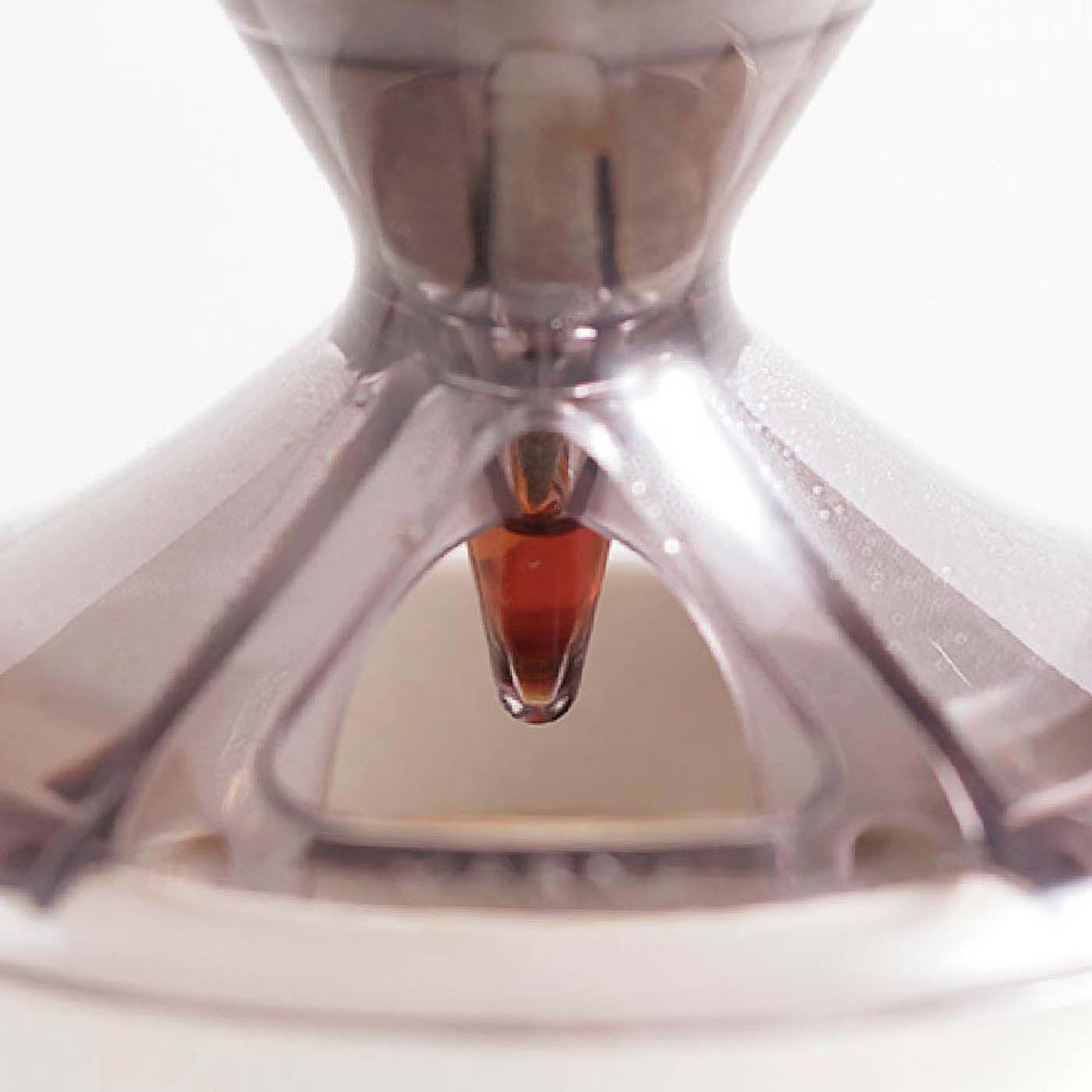 ほんのき　次会うときはいっしょに飲もう！たのしみが続くコーヒーギフトセット【ラッピングキット付き】|ここに溜まったらストップ。蒸らしのタイミングが一目でわかる「タンク」付き。