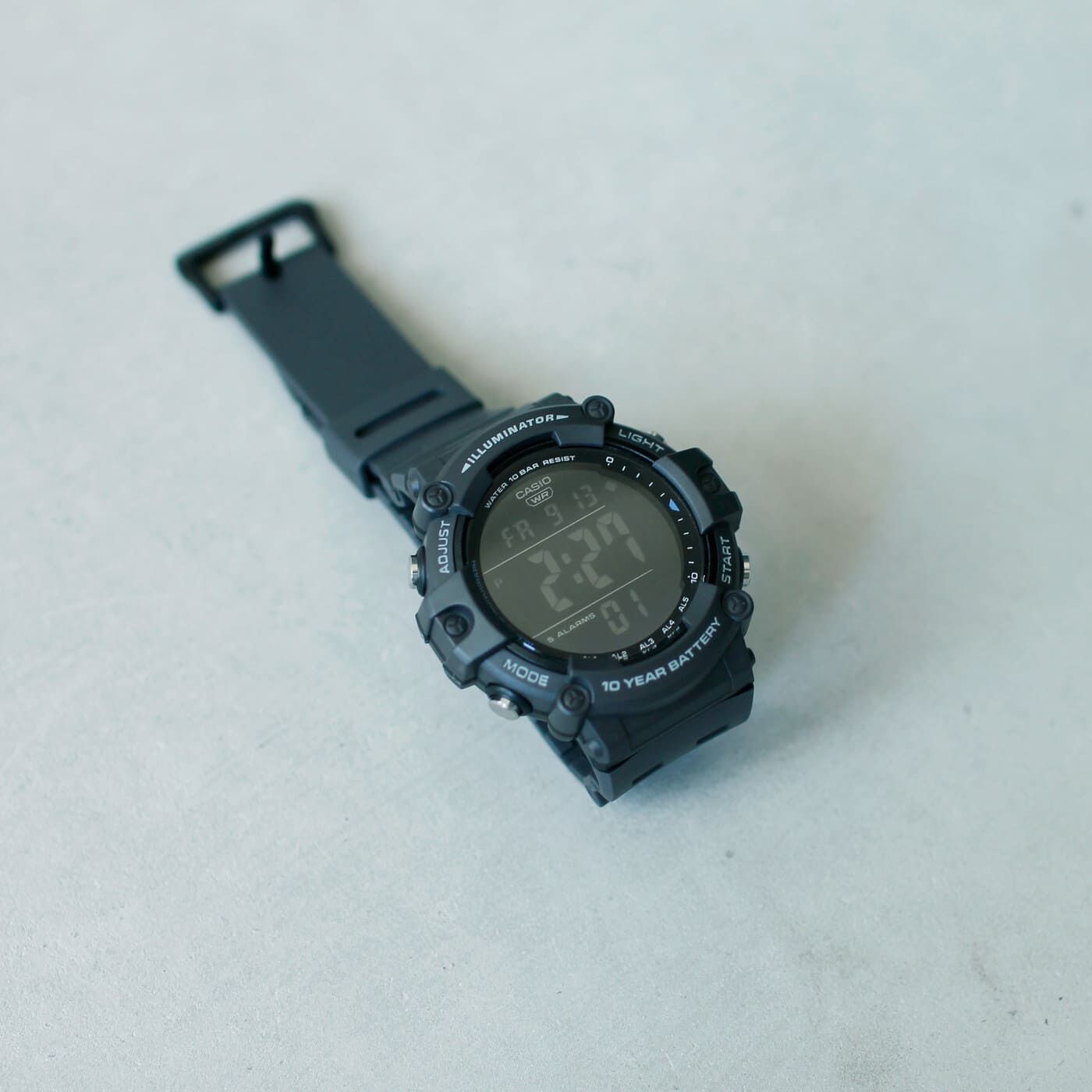 フェリシモコレクション|このごろ meets CASIO 推しカシ　ウォータープルーフボーイ〈AE-1500WH-8BJF〉|ストップウォッチ、アラーム機能、海外旅行の際に役立つ2都市の時刻を表示できる機能も搭載