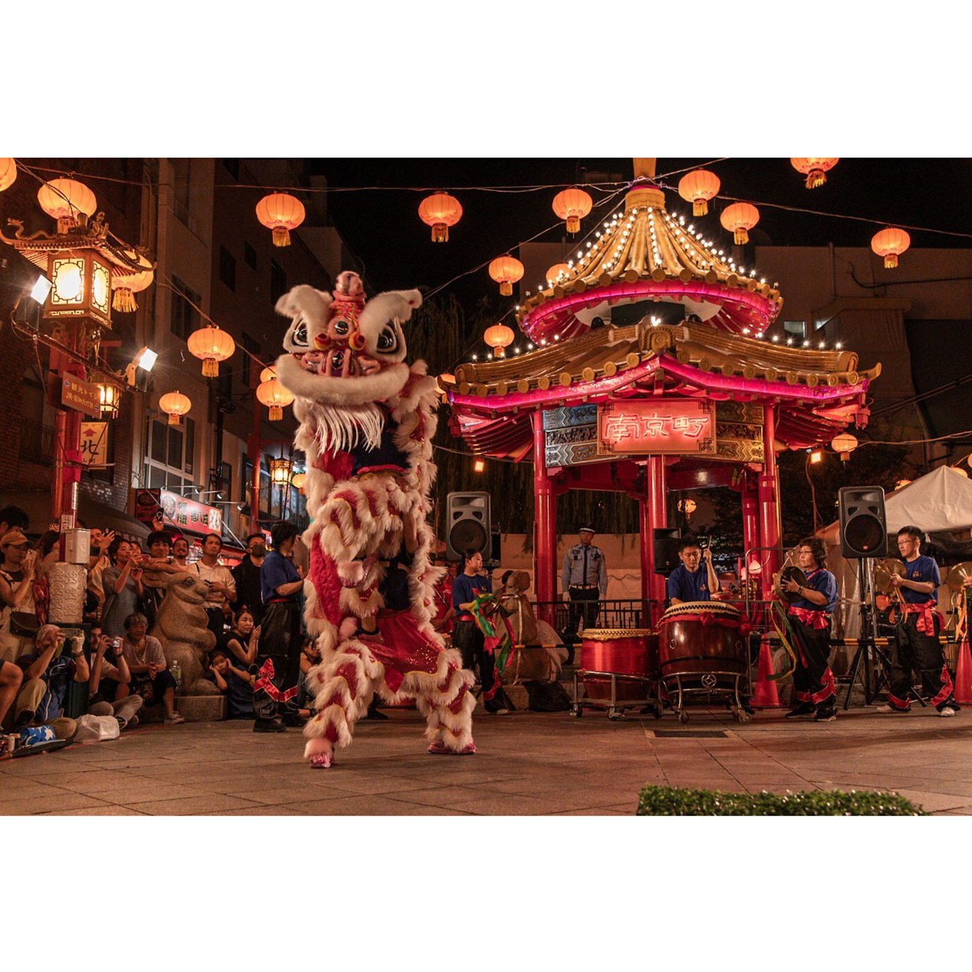 フェリシモコネクション|f winery　南京町コラボ　スペシャルピンクワイン|旧暦の新年を祝う南京町春節祭の獅子舞