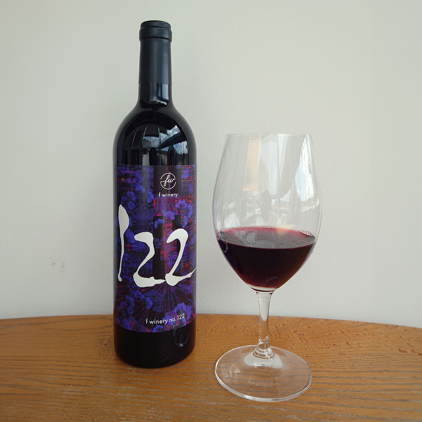 フェリシモコネクション|f winery122　シラーズ|輝きのある深いルビーレッド、豊かなフルーツ味とスパイシーさが特徴