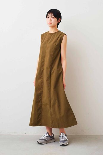 IEDIT［イディット］ | UVカット 撥水 虫を寄せ付けにくい リブ遣い Aライン ロングワンピース 〈キャメルベージュ〉