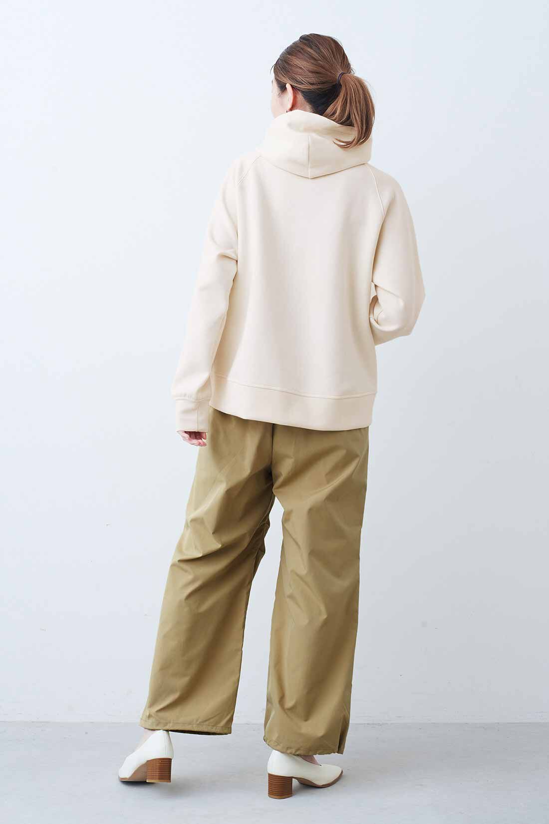 IEDIT［イディット］|小森美穂子さん コラボ 大人 パラシュートパンツ〈ベージュ〉のコーディネート