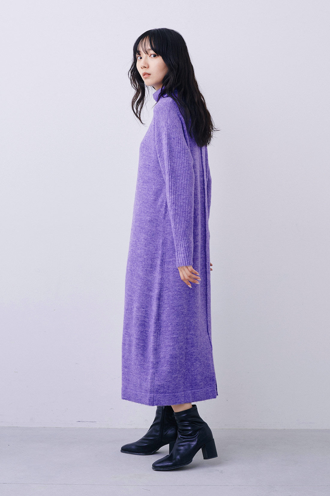 IEDIT［イディット］|IEDIT[イディット]　ジュエルカラーでパッと華やぐ　ハイネックニットワンピース|モデル身長：163cm　着用サイズ：M