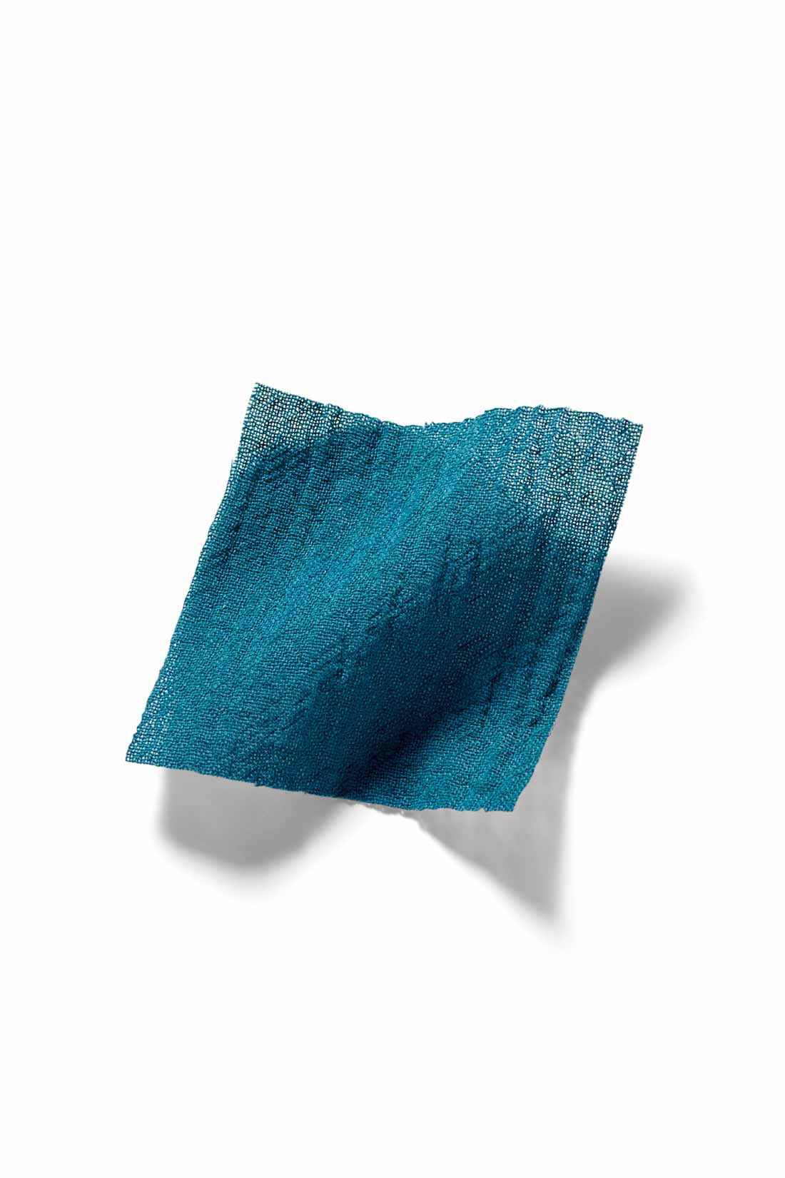 IEDIT[イディット]　楊柳（ようりゅう）コットン素材のティアードロングブラウス〈ブルーグリーン〉|夏の素肌にうれしい綿100％。今年らしいほんのり透け感と表面にシボ感のある薄手の楊柳素材を使用。