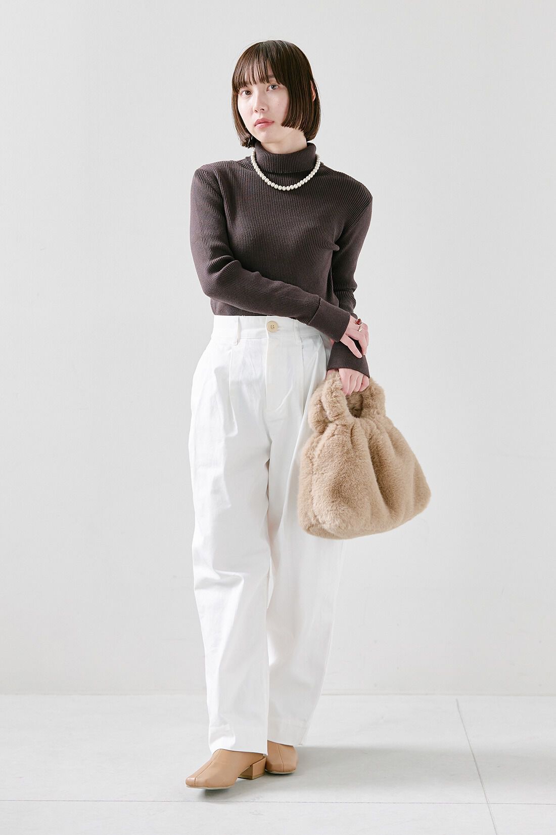 IEDIT|IEDIT[イディット]　小森美穂子さんコラボ きれいめチノパン〈オフホワイト〉【コーデ買いキャンペーン】|【着用サイズ】トップス：S　パンツ：SP