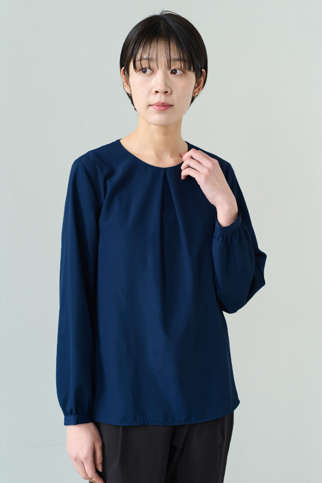 IEDIT［イディット］|IEDIT[イディット]　抗菌防臭＆UVカットがうれしい バックプリーツが品よく揺れる 後ろ姿が印象的な着映えトップス